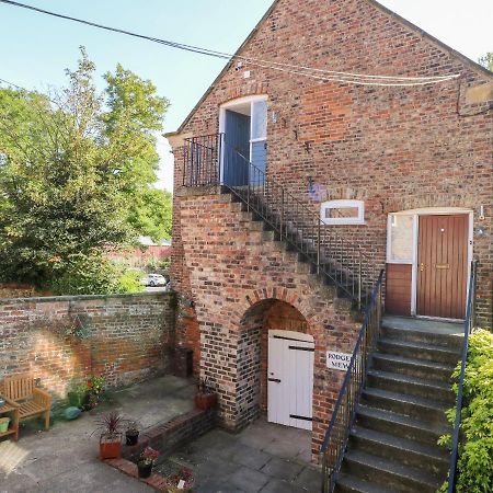 2 Rodgers Mews Malton Exterior foto